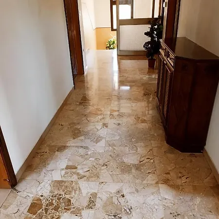 לינה וארוחת בוקר Locazione Turistica *
